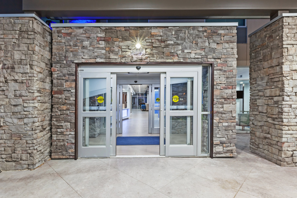 Holiday Inn Express & Suites - Coffeyville by IHG