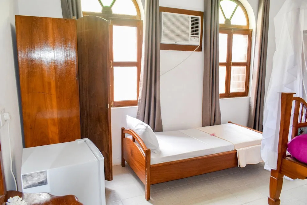 Shangani Hotel