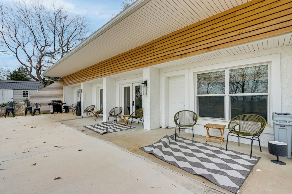Patio + Golf Course Views: Monkey Island Escape!