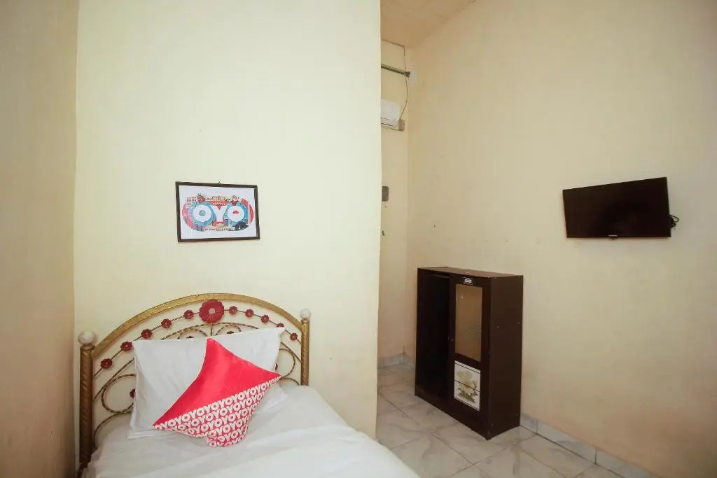 RedDoorz Syariah at Diva Residen Kasturi 1