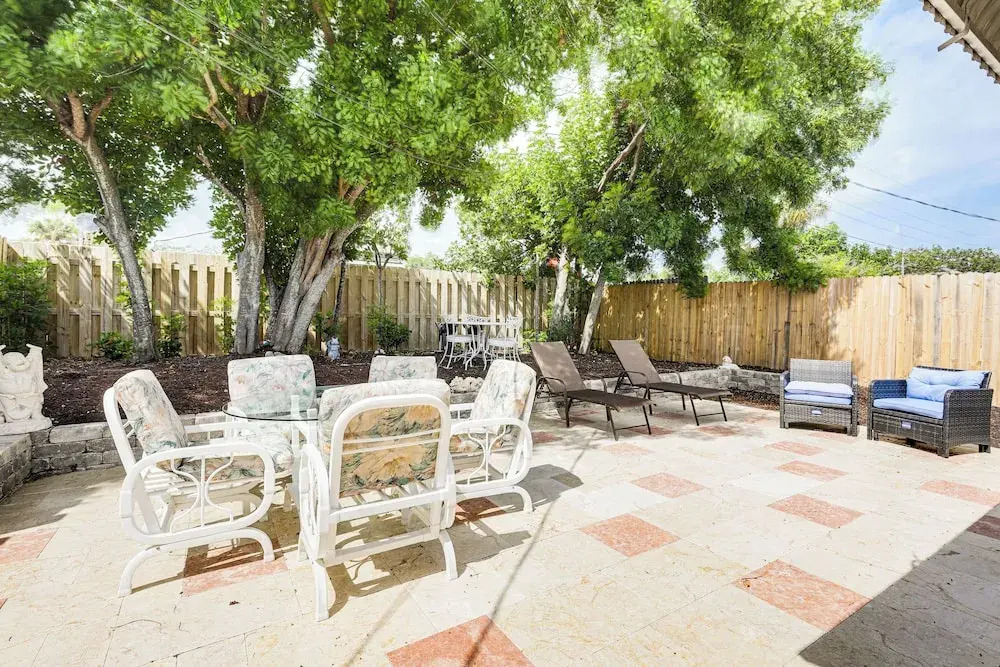 4 Mi to Beaches: Vibrant Stuart Villa w/ Patio