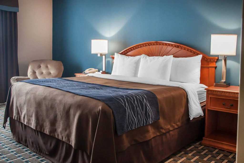 Holiday Inn Express & Suites Weatherford by IHG