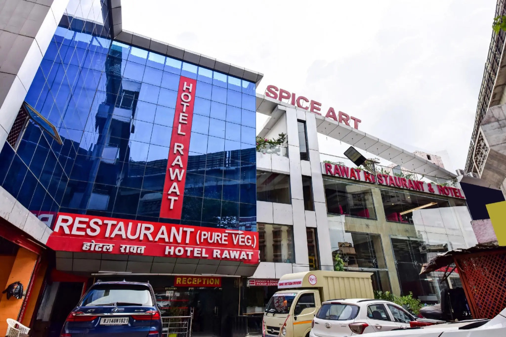Capital O 81688 Hotel Rawat