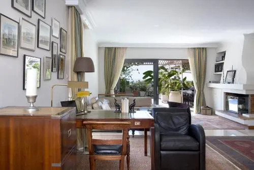Luxury 170m2 Apartment In Vouliagmeni 6 1 P.