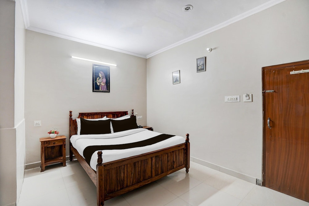 Townhouse Chandpole Metro Station 2