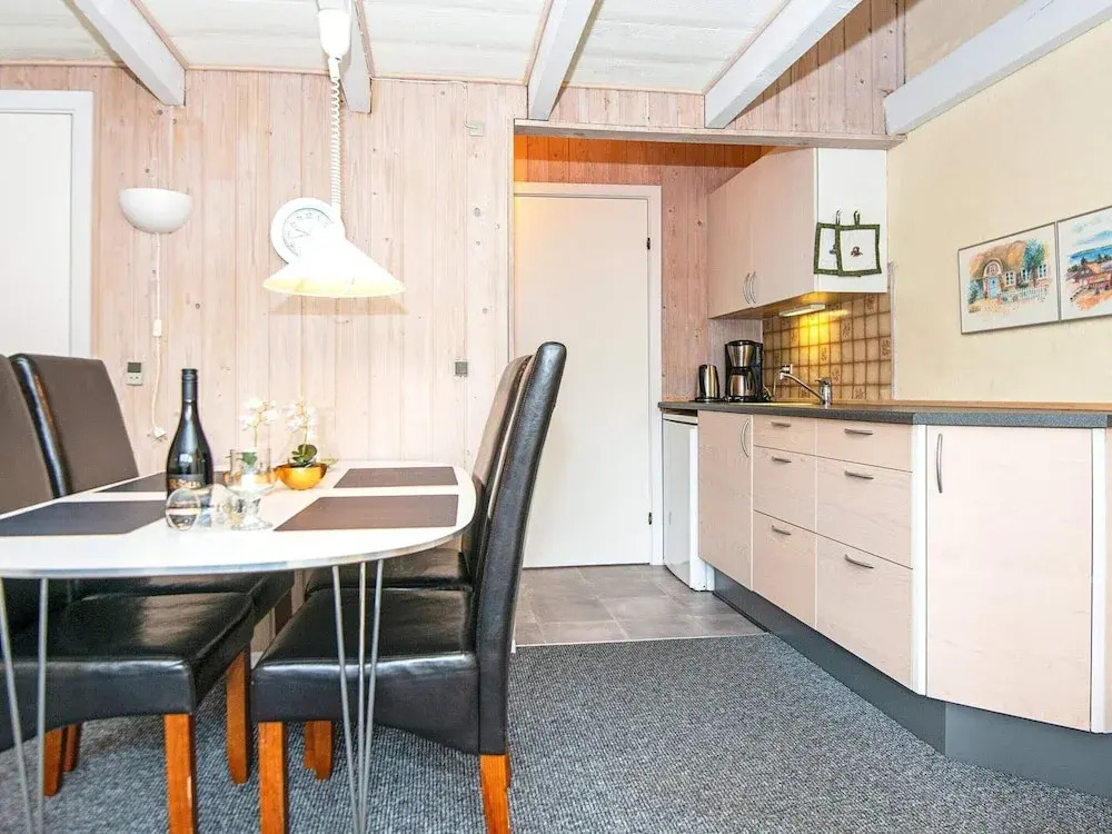 6 person holiday home on a holiday park in Hemmet