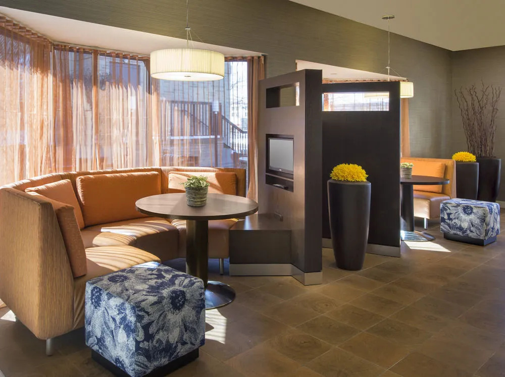 Courtyard Grand Rapids Airport