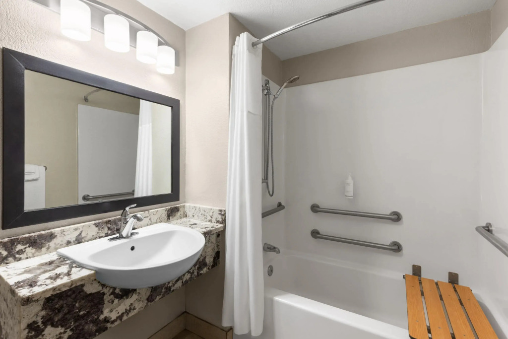 Days Inn by Wyndham Charleston WV