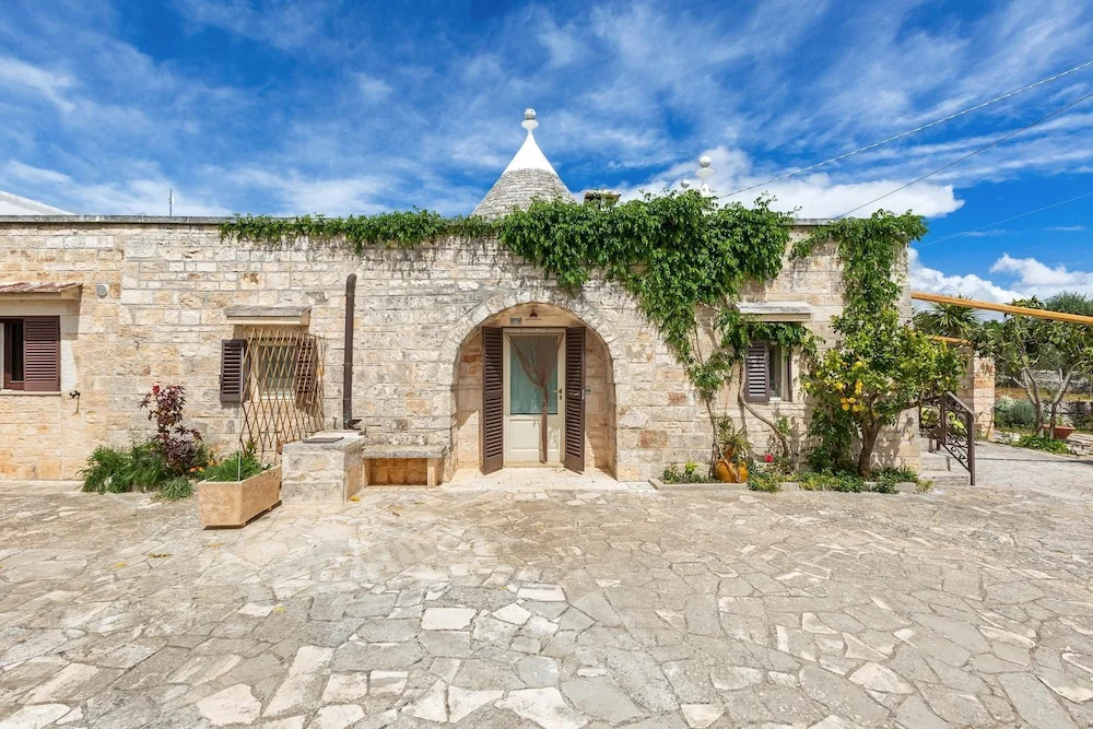 2402 Trullo Ventura by Perle di Puglia