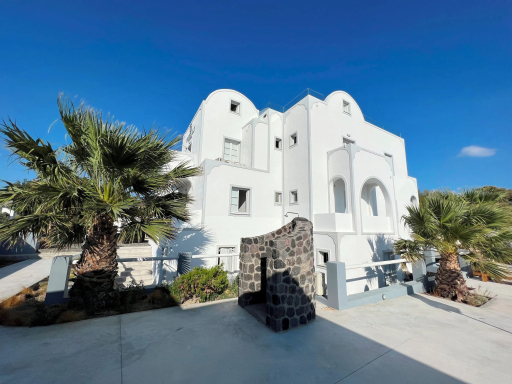 White Lily Suites & Lofts