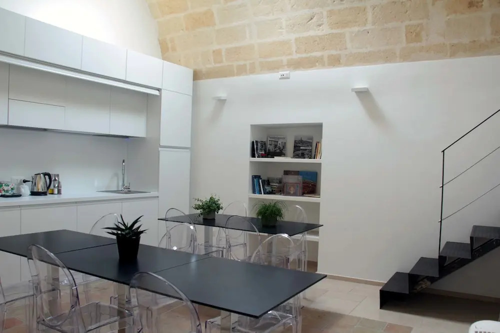 Lamia Room Rentals