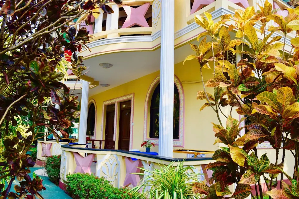 Rico Shadow Guest House & Restaurant