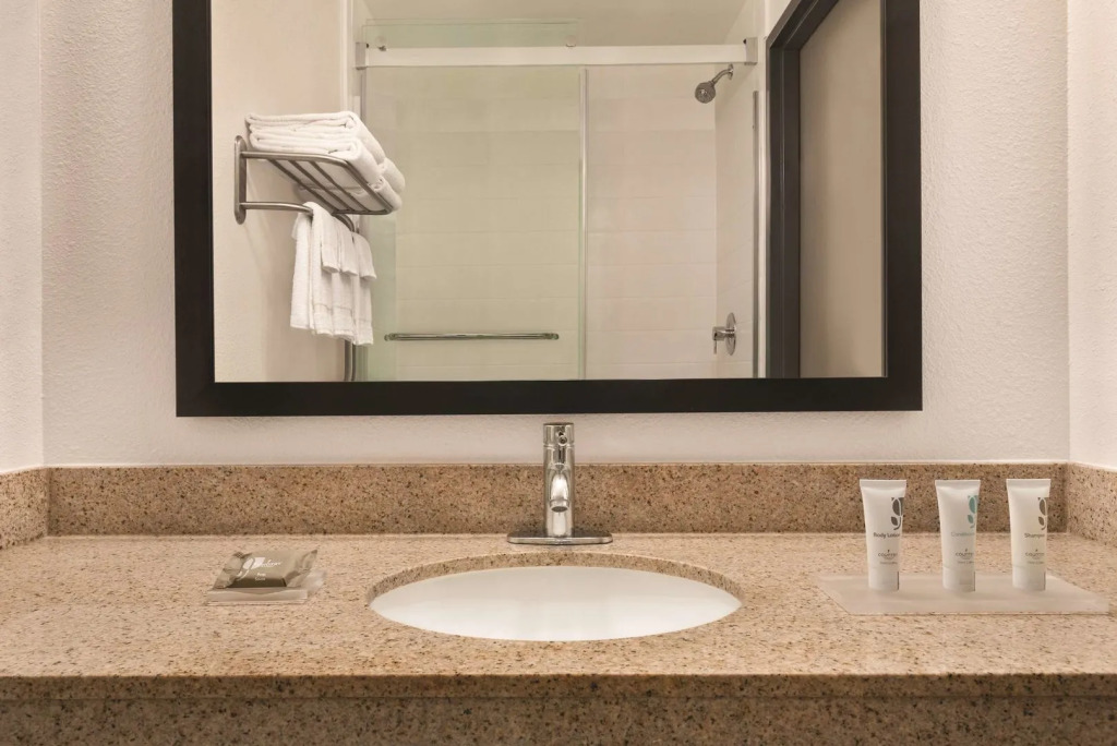 Country Inn & Suites by Radisson, Eagan, MN