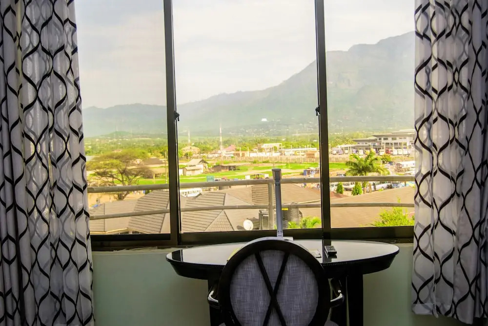 Flomi Hotel