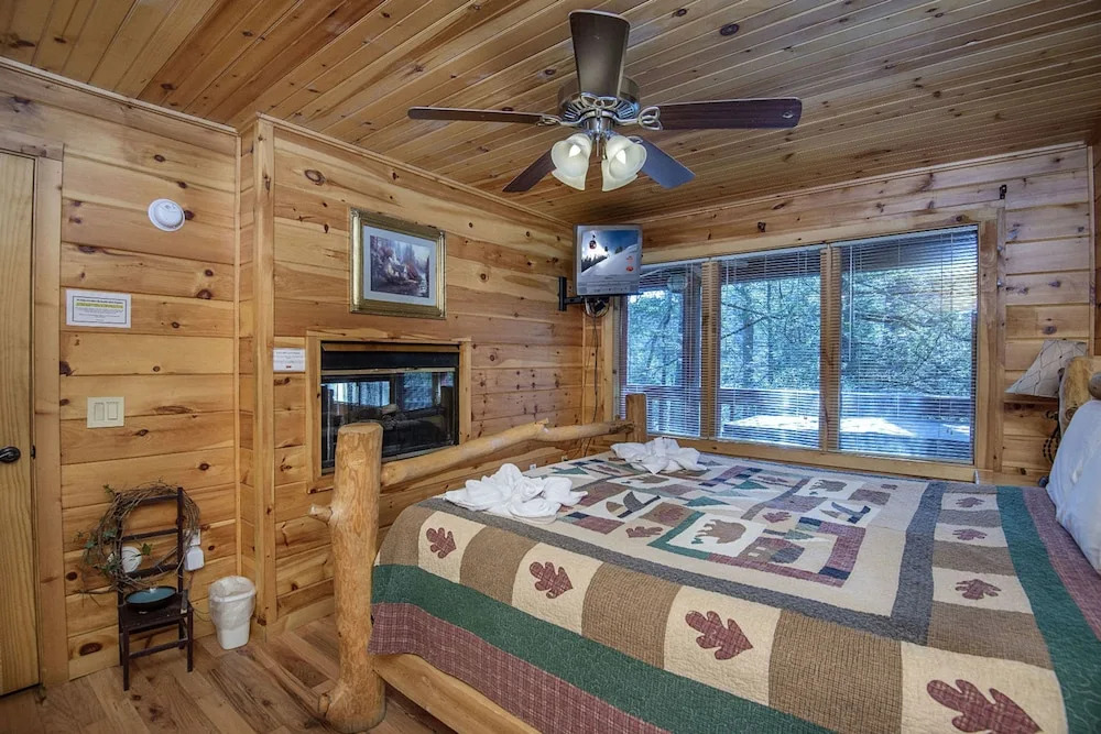 Simple Pleasures by Heritage Cabin Rentals