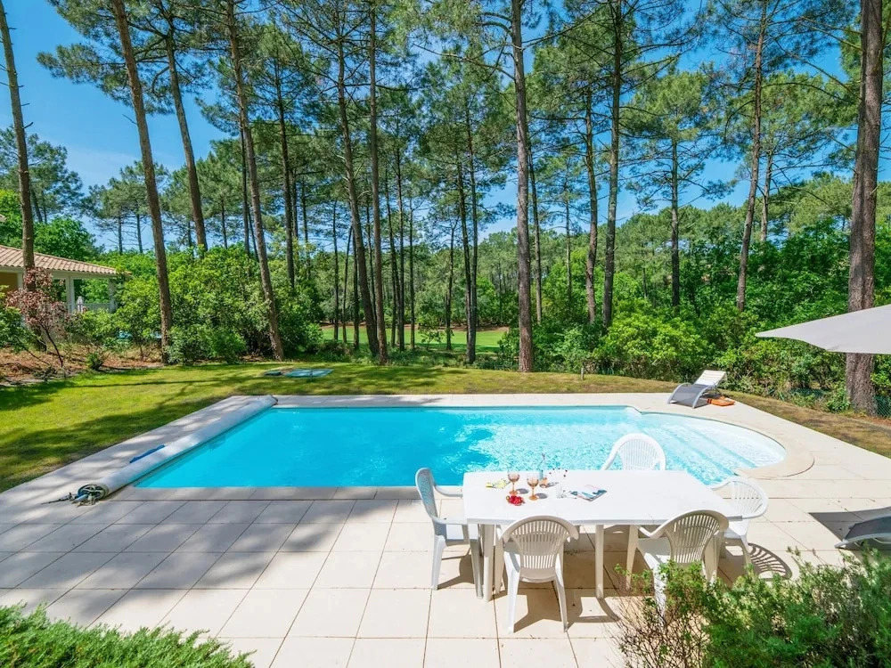 Superior Villa for 4 People With Swimming Pool