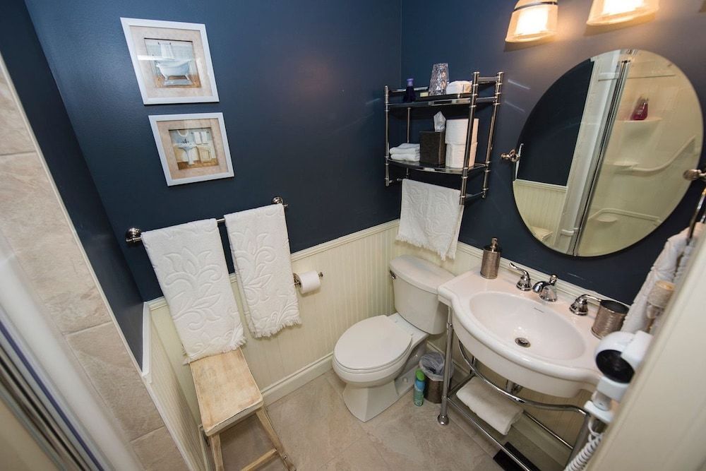 Moonstone Manor Bed & Breakfast