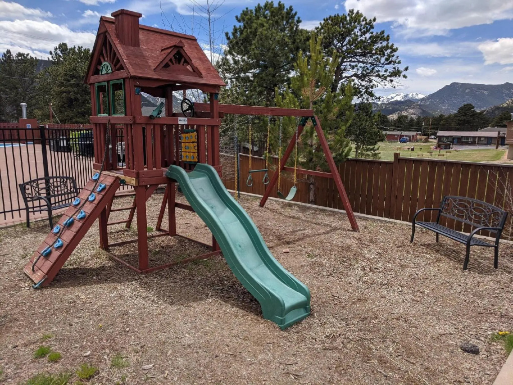 Hotel Estes