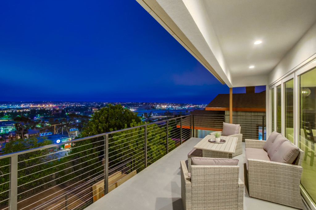 The California III - Stunning Mission Hills Duplex