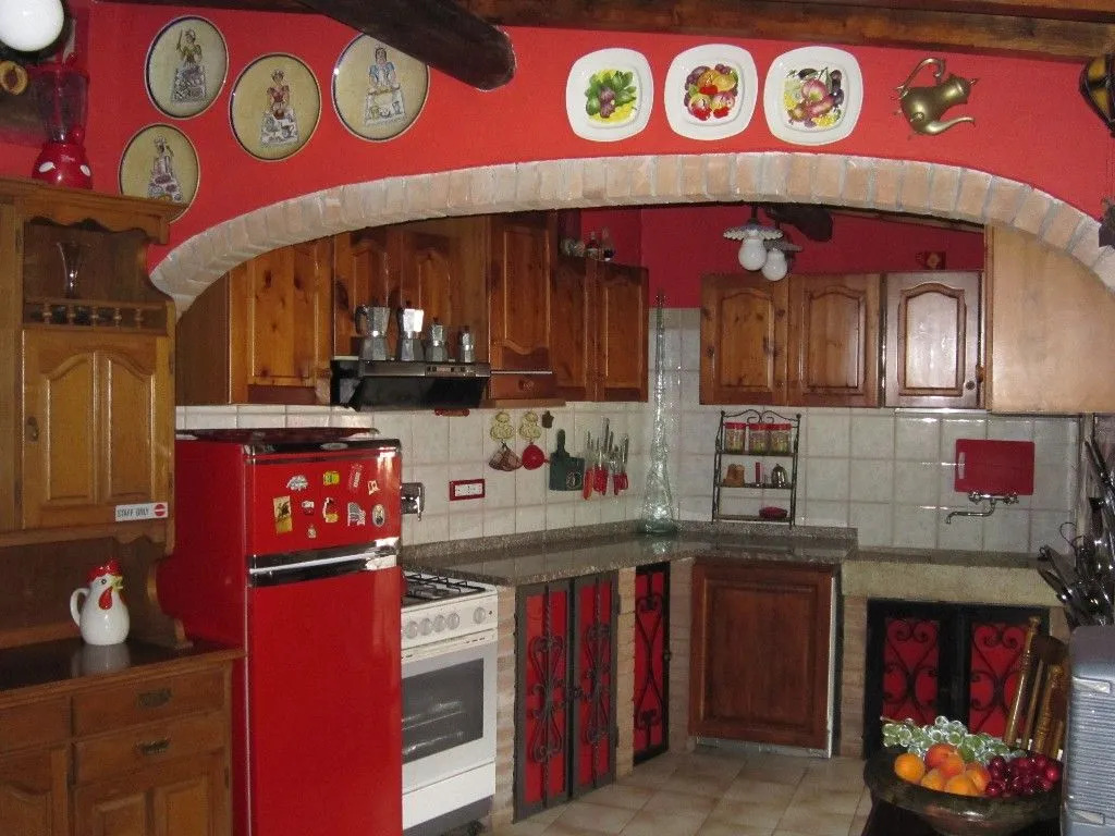 L'uliveta del Luschi Villa, piscina privata e campo da tennis, playground, wi-fi & pet friendly
