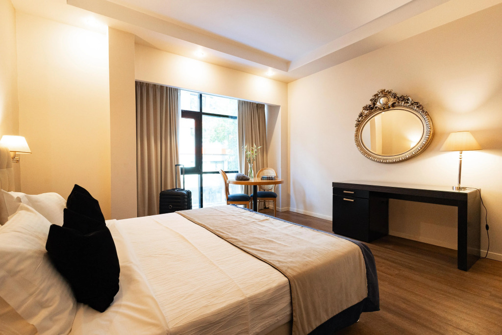 Best Western Plus Embassy Hotel