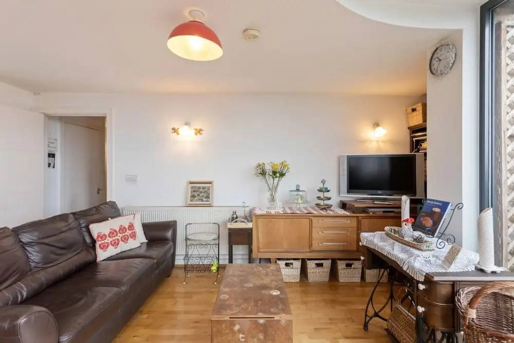 Amazing 2 Bed Apt W/balcony nr Stoke Newington