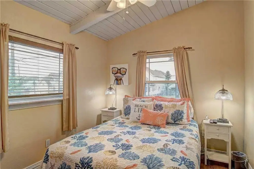 A Lil Nauti 2 Bedrooms 1 Bathroom Home