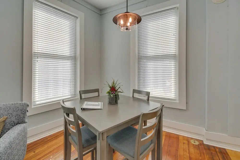 Modern Downtown Hot Springs Vacation Rental!