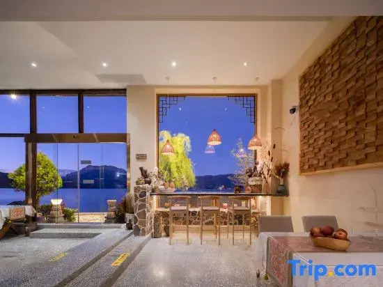 Lugu Lake Scenic Area Shuitian Yishe Loft Lakeview Vacation Apartment
