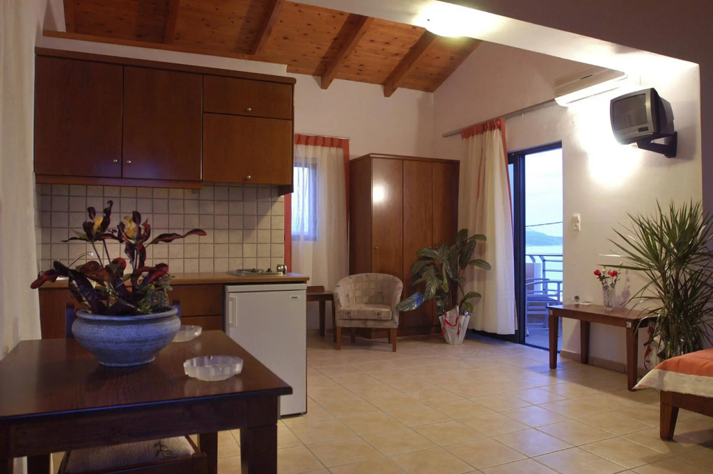 Sunrise Suites & Apartments