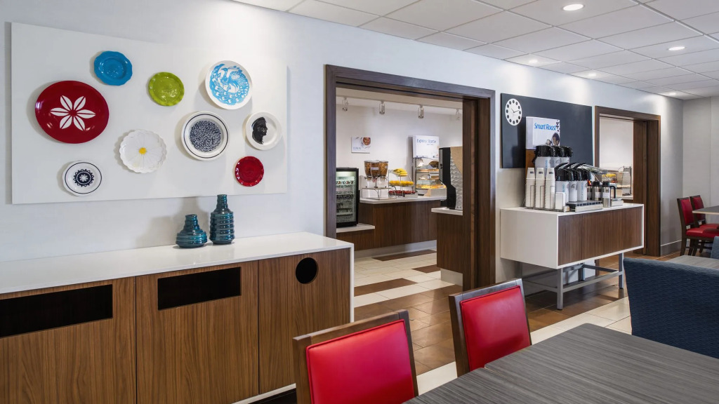 Holiday Inn Express Airdrie by IHG