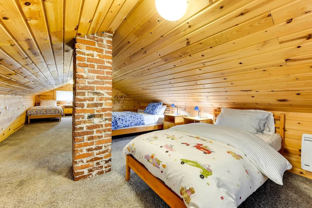 'the Nest' Gorgeous Waterfront La Conner Getaway!