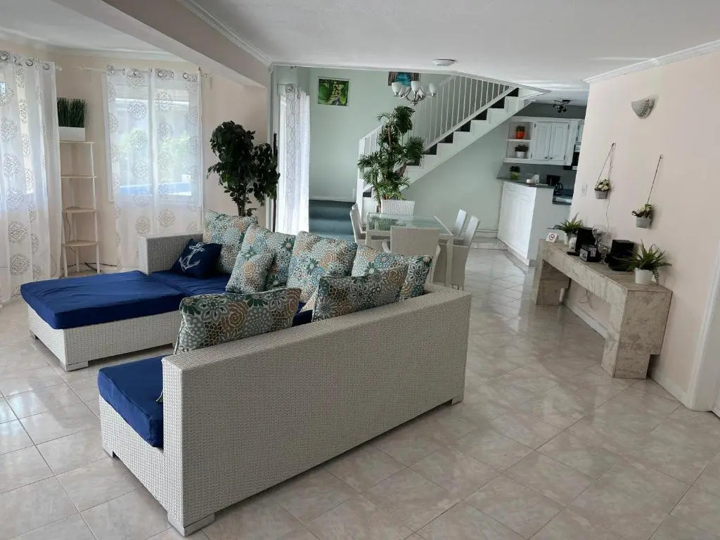 Spacieux Duplex de 3 chambres à Gd Case
