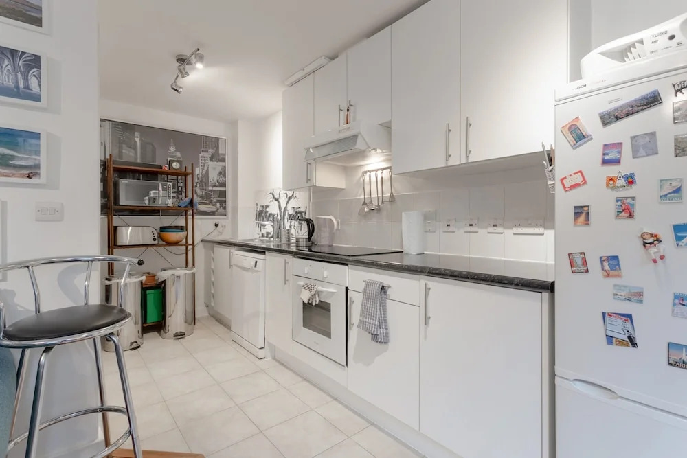 Modern 1 Bedroom Flat in Battersea