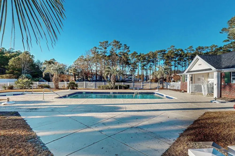 2 BR Condo w/ Shared Pool, Near Outlet Mall