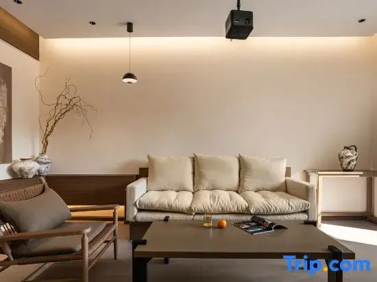 Haiyue Rongting Homestay (Dali Erhai International Ecological City Branch)