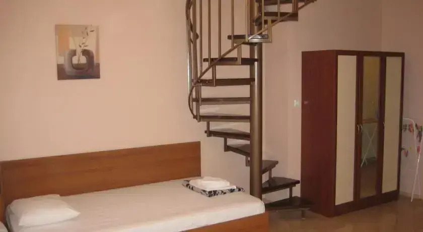 Ahinora Apartments