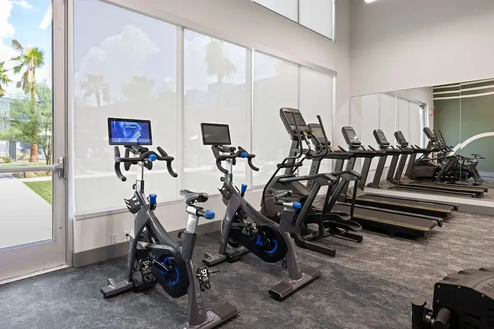 Landing Spectacular 1BD Yoga Studio Gym