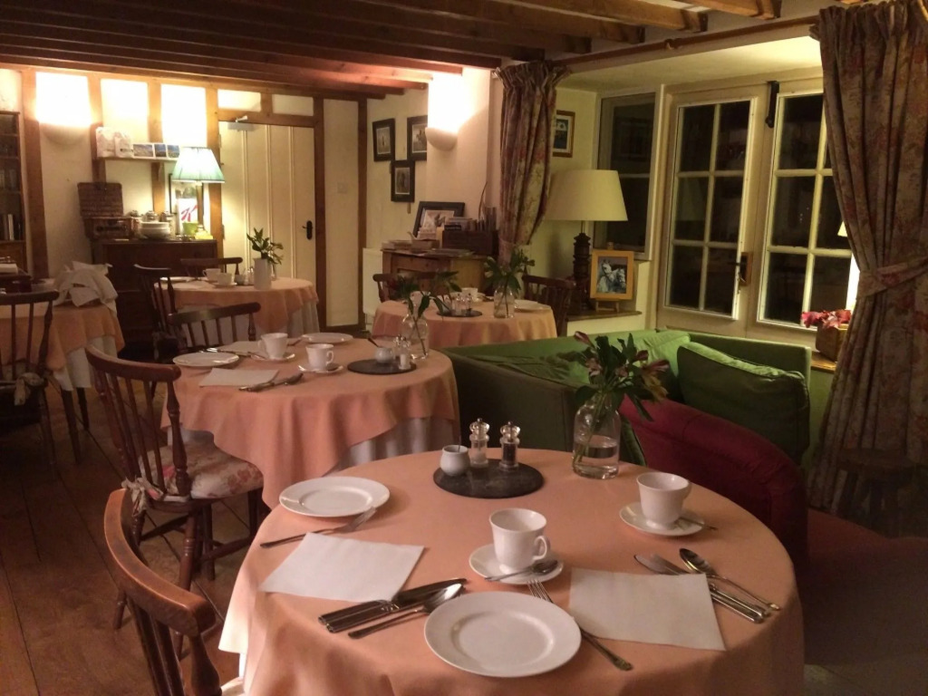 Guiting Guest House