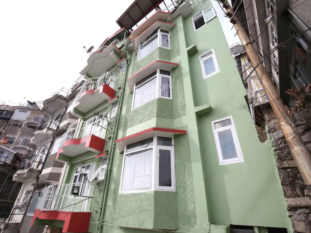 OYO 10411 Home Family Suite Panthaghati Shimla