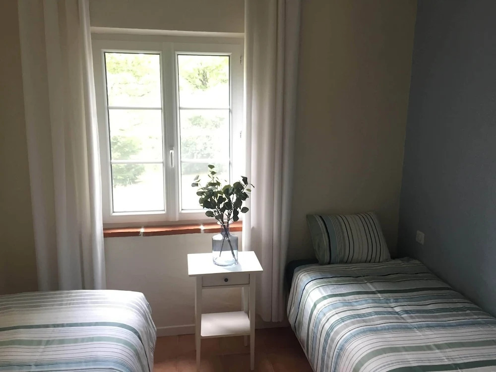 Holiday Home Montaigu-de-Quercy Lake