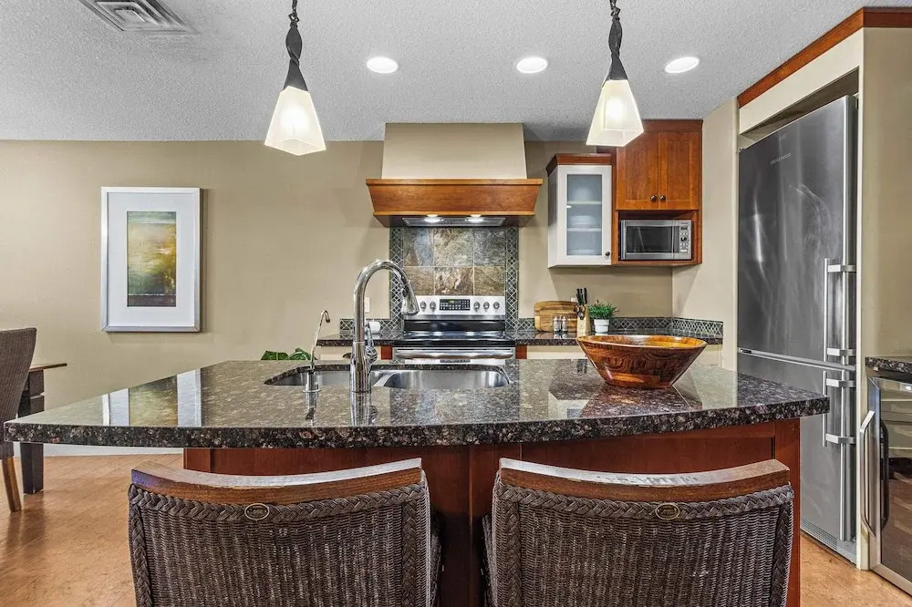 2 Bedroom Condo .Pool .Hot Tub .Gym .Spa