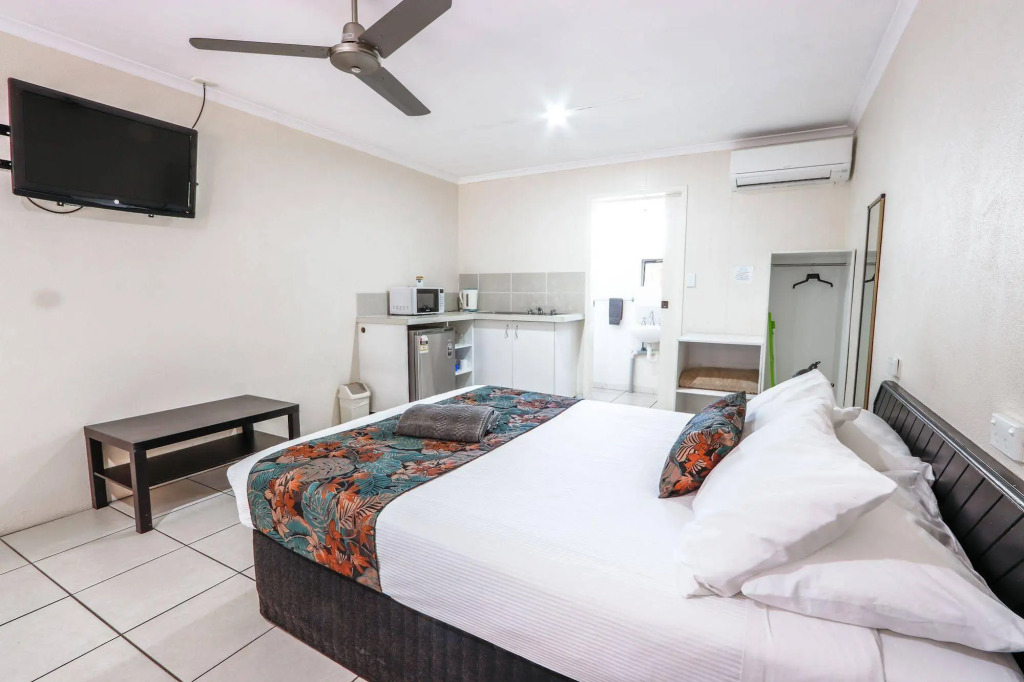 Tin Can Bay Motel