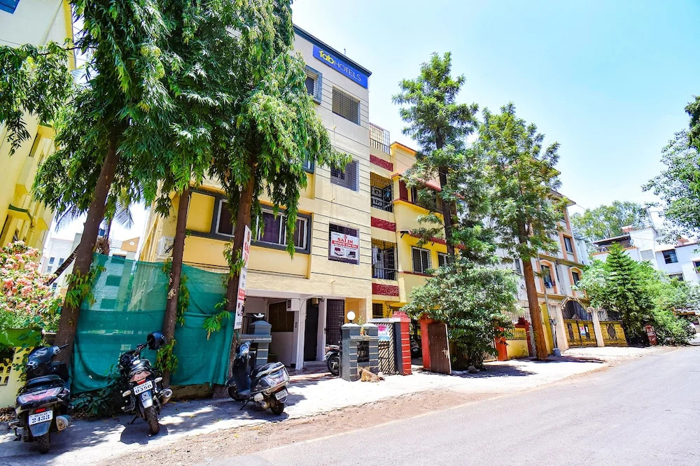 Fabexpress Sai Inn