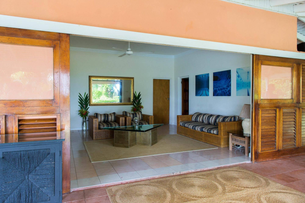 4 BR Oceanfront Family Villa - Ocho Rios