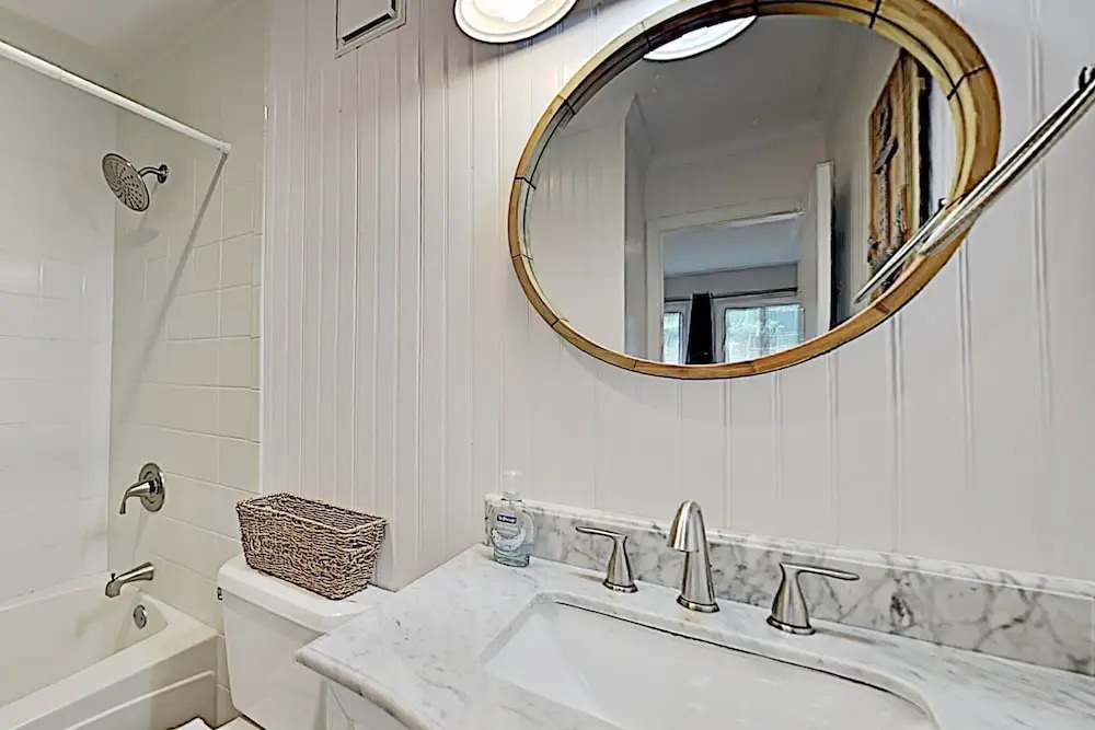 New Listing! Beachfront Hideway W/ 3 Pools! 2 Bedroom Condo