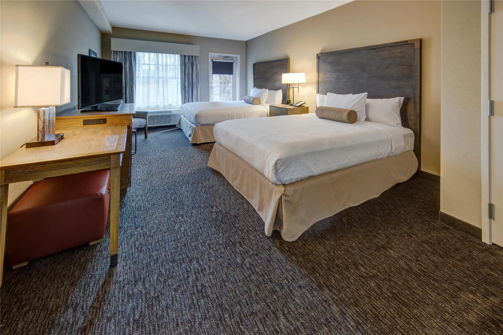 Black Fox Lodge Pigeon Forge, Tapestry Collection by Hilton