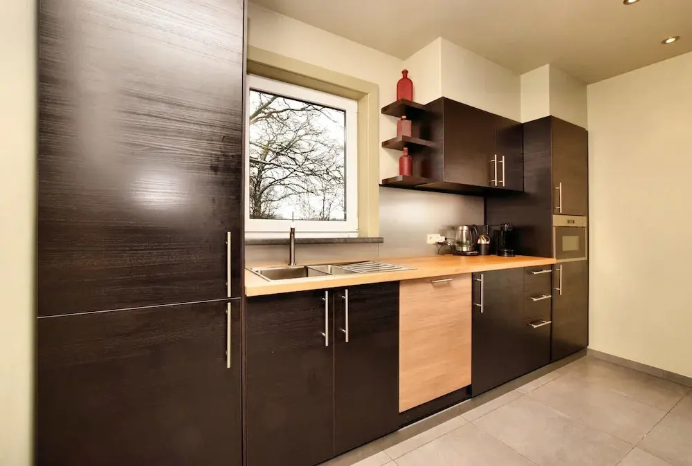 Beautiful, Luxury Home with Sauna, Hot Tub, Private Bathrooms