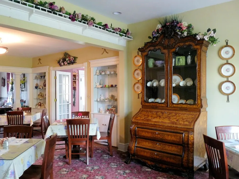 J.D. Thompson Inn