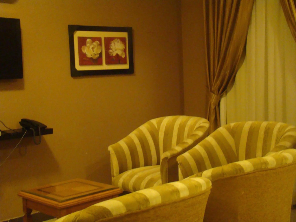 Golden Park Apartment